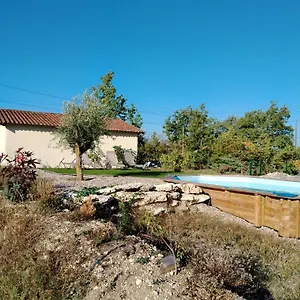 Un Gite Entierement Renove A La Campagne Pern